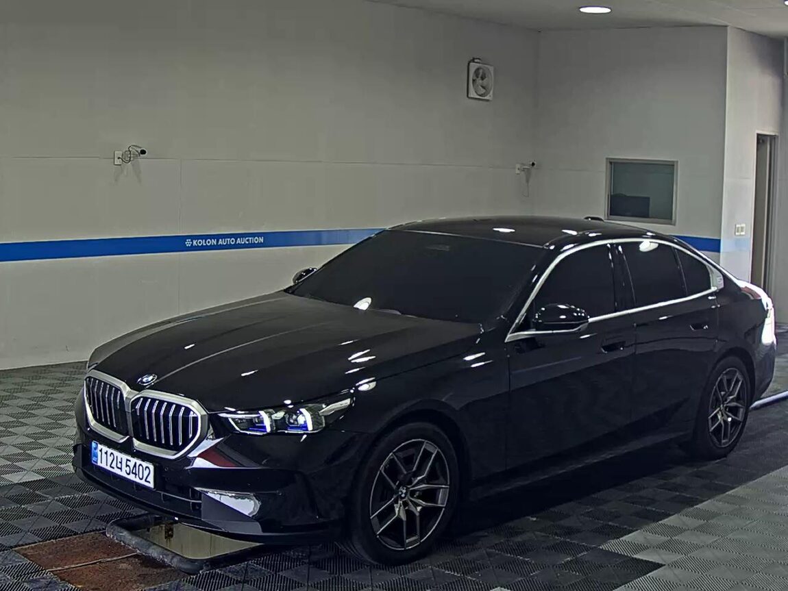 BMW 5 SERIES (8TH GEN) 520i 2025 - zdjęcie 2