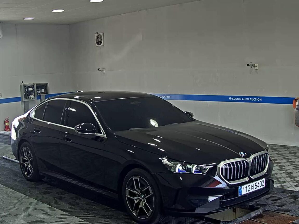 BMW 5 SERIES (8TH GEN) 520i 2025 - zdjęcie 3