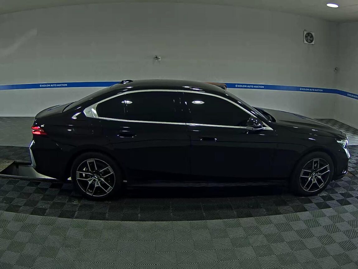 BMW 5 SERIES (8TH GEN) 520i 2025 - zdjęcie 4