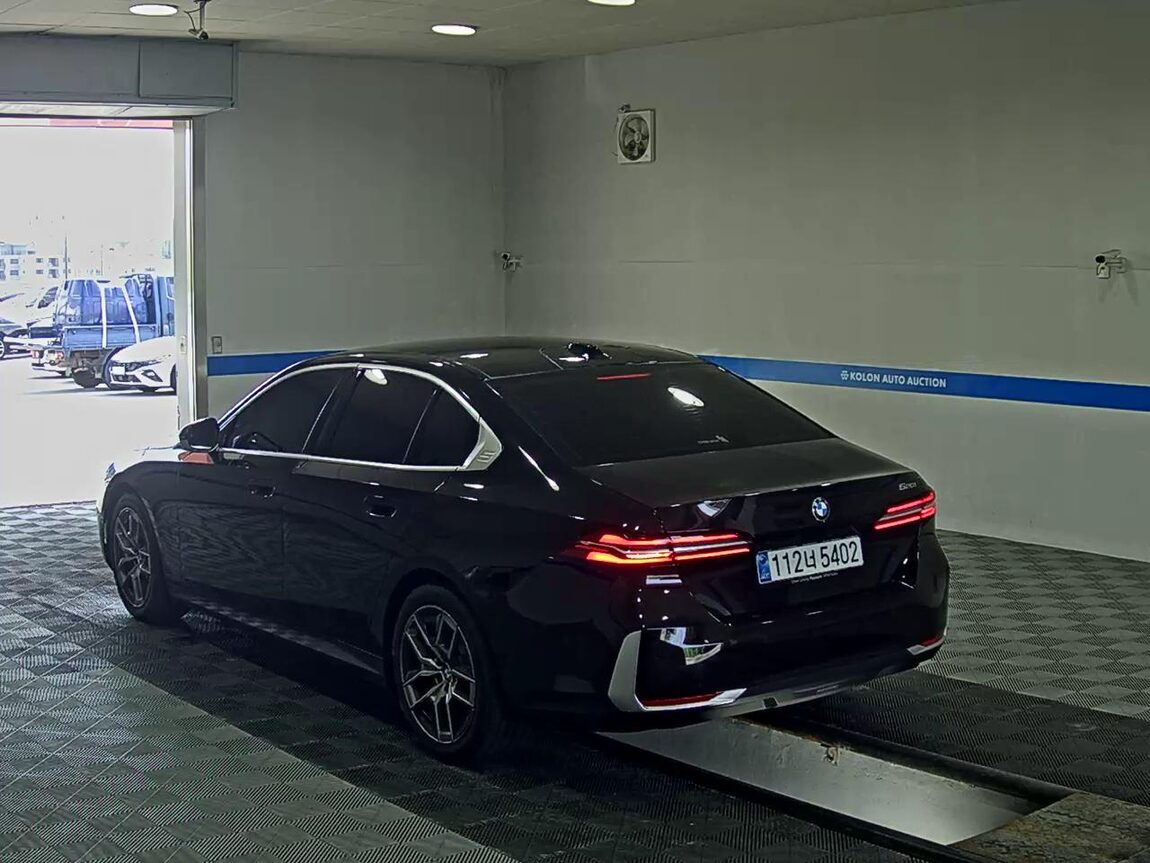 BMW 5 SERIES (8TH GEN) 520i 2025 - zdjęcie 6
