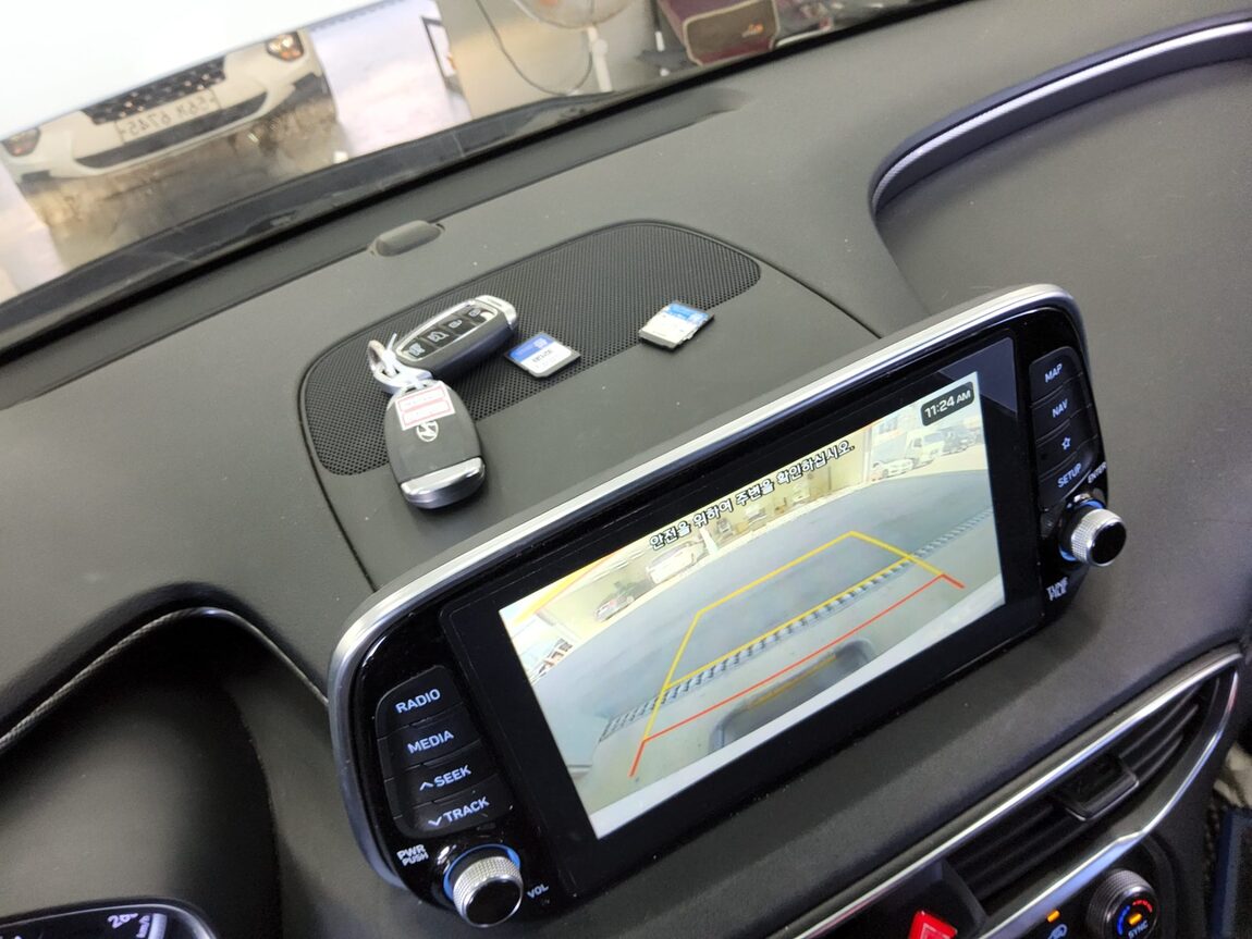 HYUNDAI SANTA FE (TM) R2.0 2WD PREMIUM 2019 - zdjęcie 18