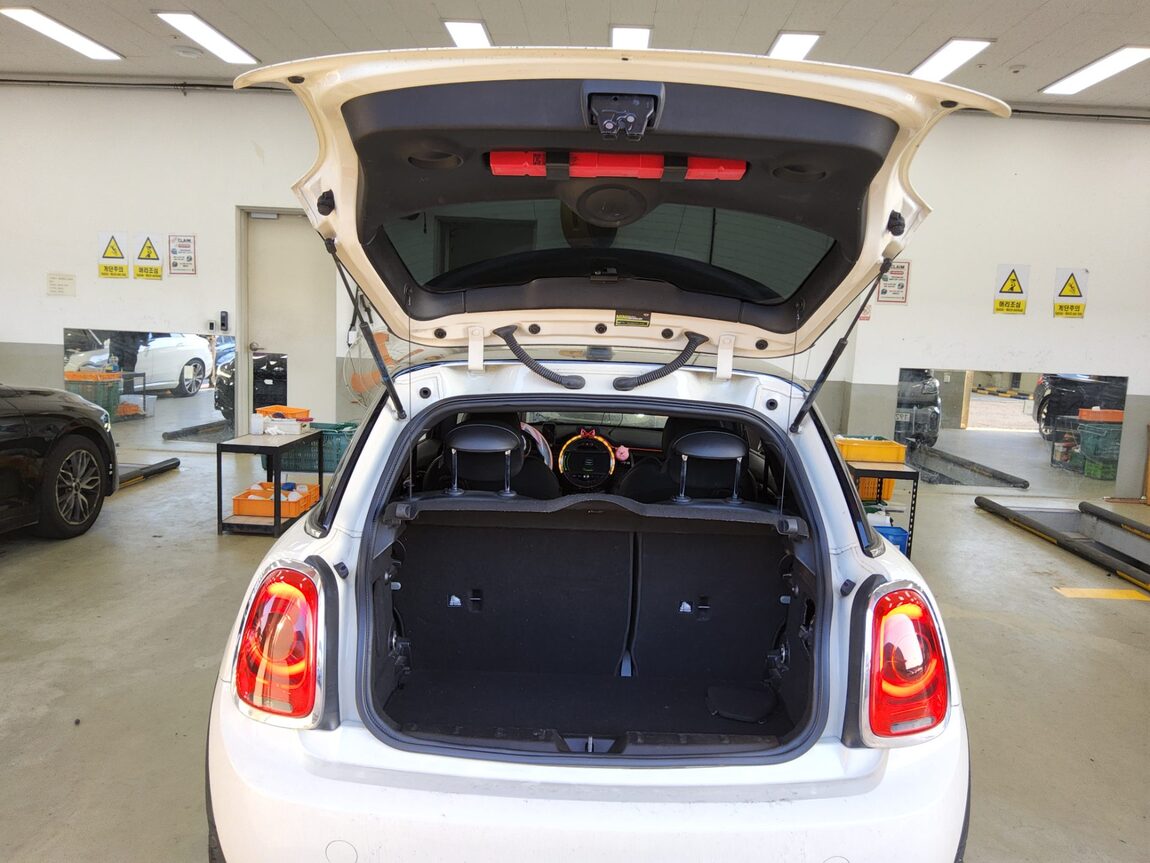 MINI COOPER (3RD GEN) 1.5 HIGH 2014 - zdjęcie 13