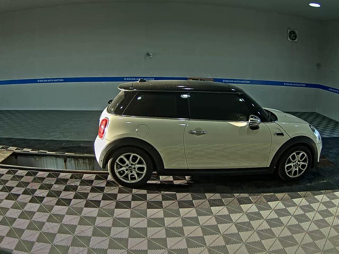 MINI COOPER (3RD GEN) 1.5 HIGH 2014 - zdjęcie 4