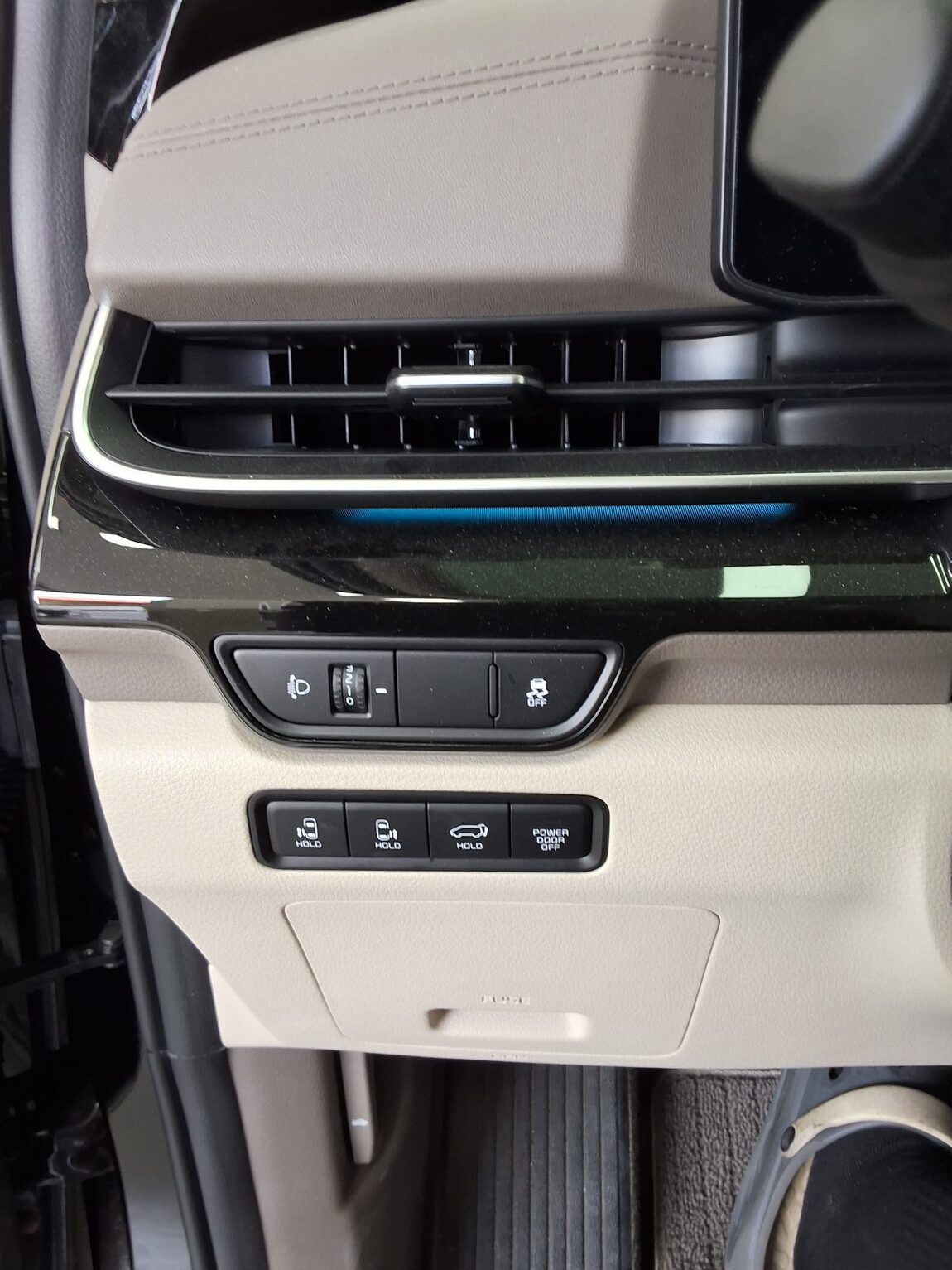 KIA THE NEW CARNIVAL HYBRID (KA4) 1.6 HEV HI-LIMOUSINE 7-SEATER SIGNATURE 2026 - zdjęcie 20