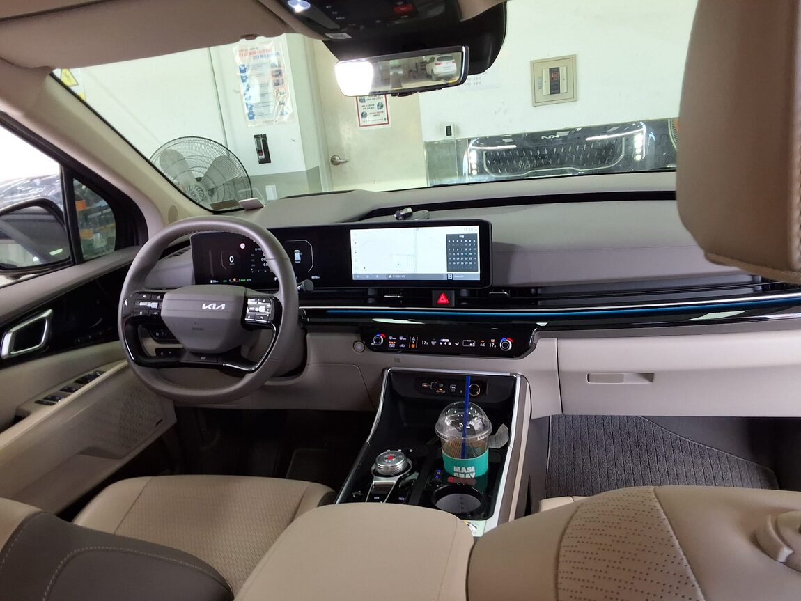 KIA THE NEW CARNIVAL HYBRID (KA4) 1.6 HEV HI-LIMOUSINE 7-SEATER SIGNATURE 2026 - zdjęcie 11