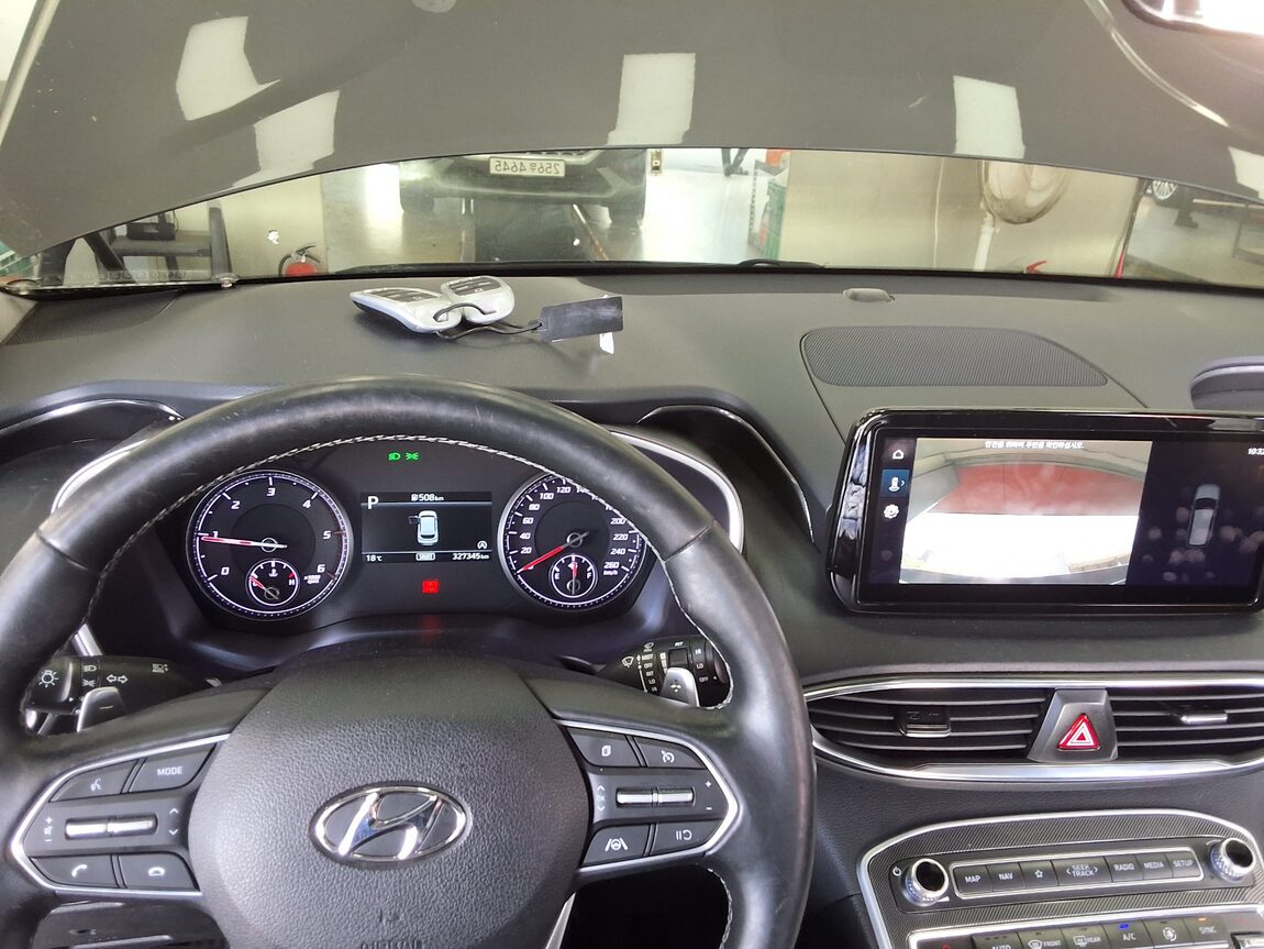 HYUNDAI THE NEW SANTA FE DIESEL 2.2 2WD PREMIUM CHOICE 2021 - zdjęcie 17