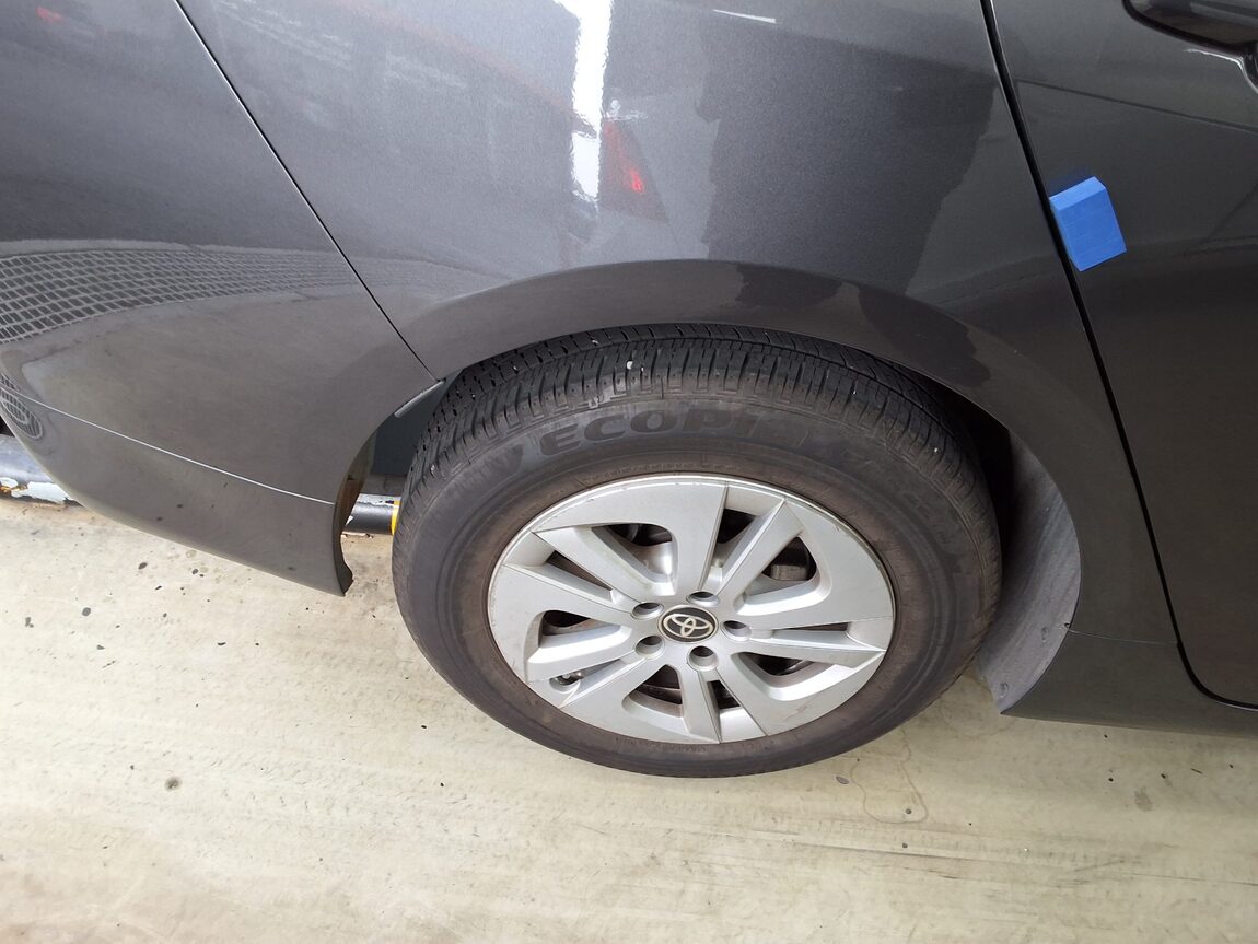 TOYOTA PRIUS (4TH GEN) 1.8 2017 - zdjęcie 22