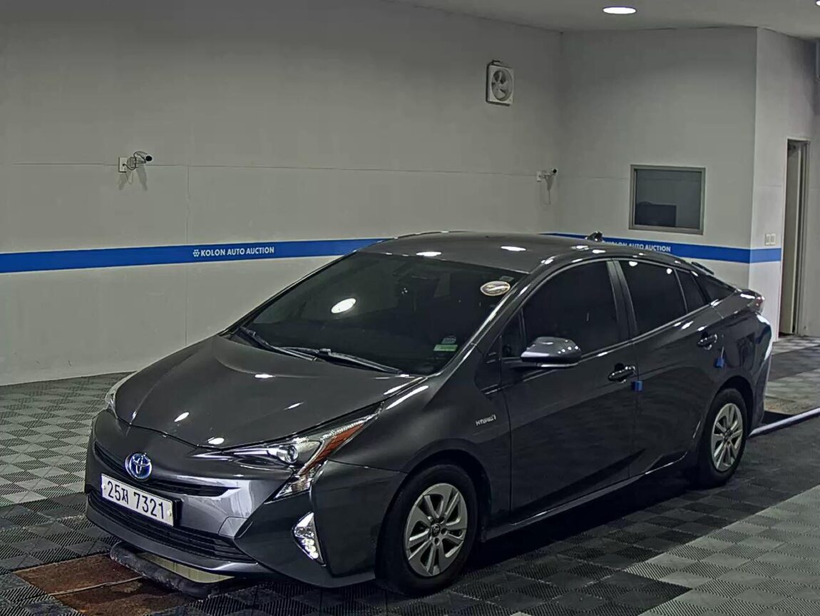 TOYOTA PRIUS (4TH GEN) 1.8 2017 - zdjęcie 2