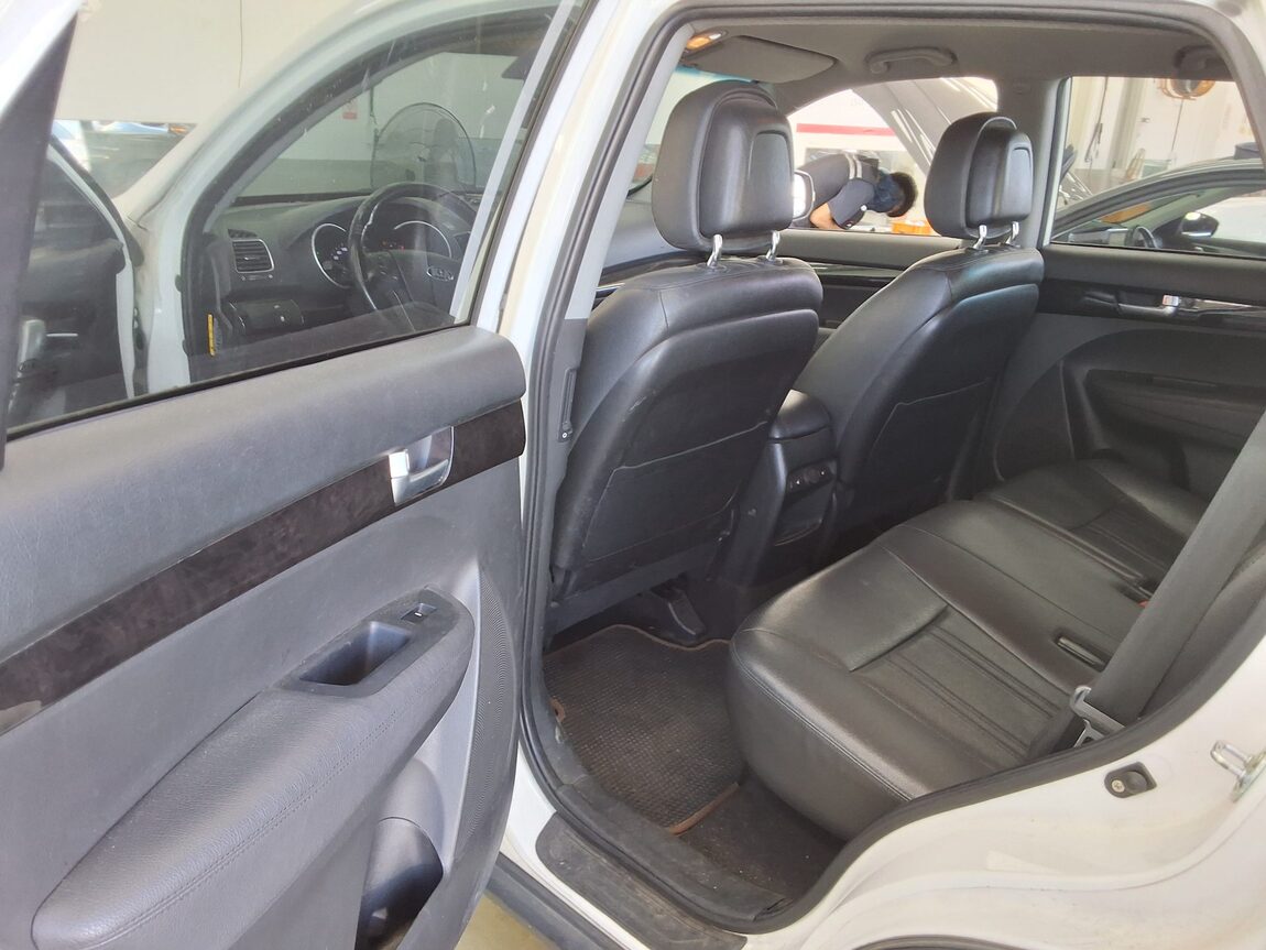 KIA NEW SORENTO R R2.0 2WD TLX 2014 - zdjęcie 12