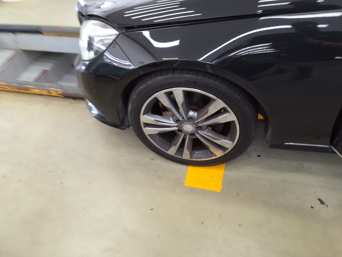 MERCEDES-BENZ E-CLASS (4TH GEN) E300 4MATIC AVANTGARDE 2014 - zdjęcie 23