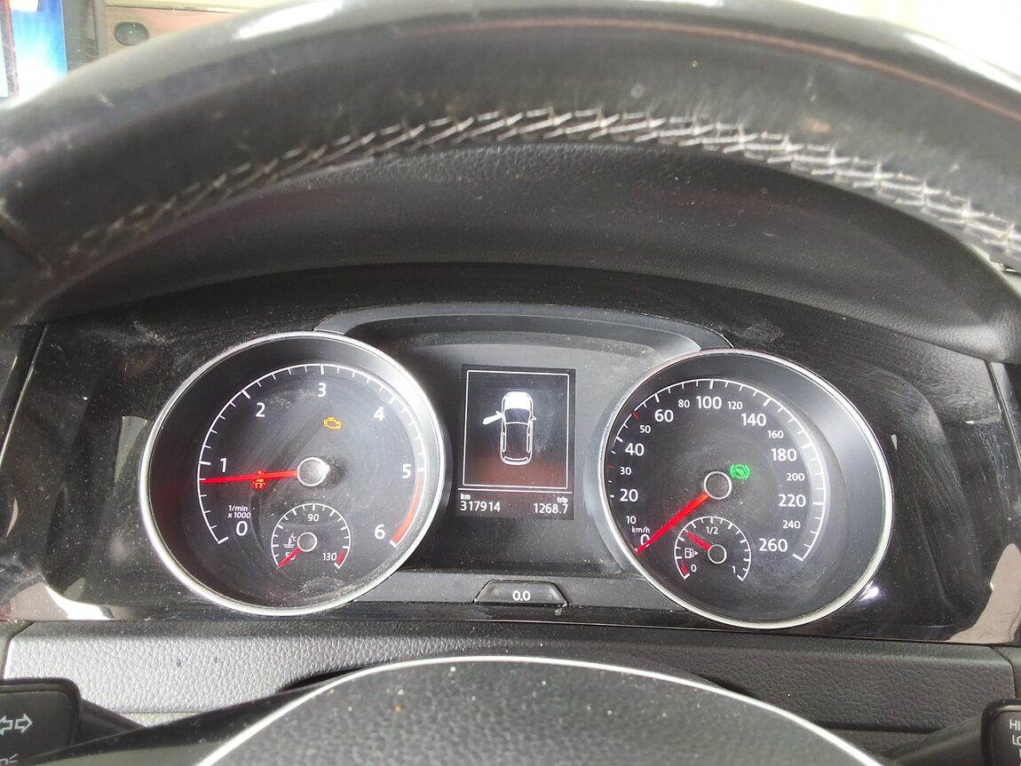 VOLKSWAGEN GOLF (7TH GEN) 2.0 TDI 2016 - zdjęcie 10