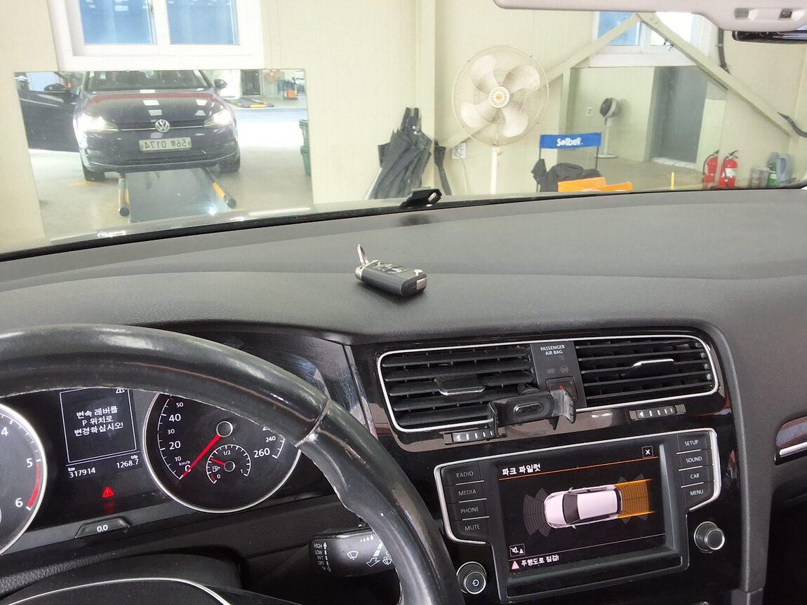 VOLKSWAGEN GOLF (7TH GEN) 2.0 TDI 2016 - zdjęcie 25
