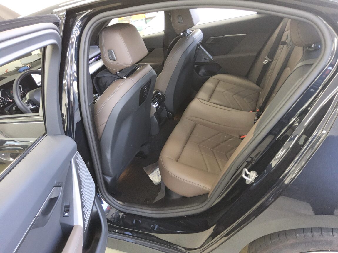 BMW 5 SERIES (8TH GEN) 523d M SPORT PACK 2025 - zdjęcie 12