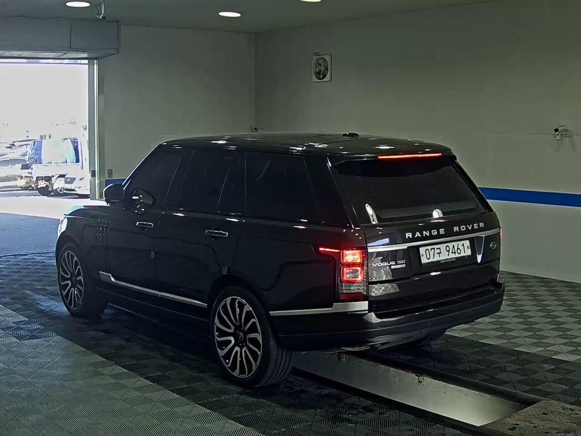 LAND ROVER RANGE ROVER (4TH GEN) 5.0 V8 SC VOGUE SE 2015 - zdjęcie 6