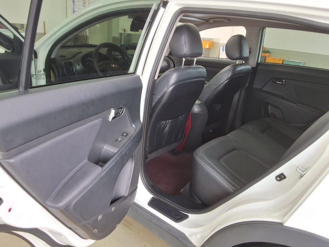 KIA SPORTAGE R DIESEL R2.0 2WD TLX LUXURY MODEL 2013 - zdjęcie 12