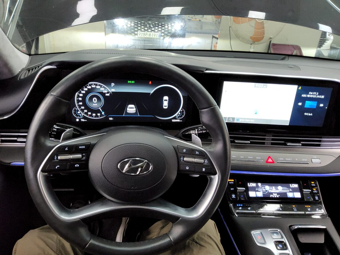 HYUNDAI THE NEW GRANDEUR IG GASOLINE 2.5 LE BLANC 2023 - zdjęcie 17