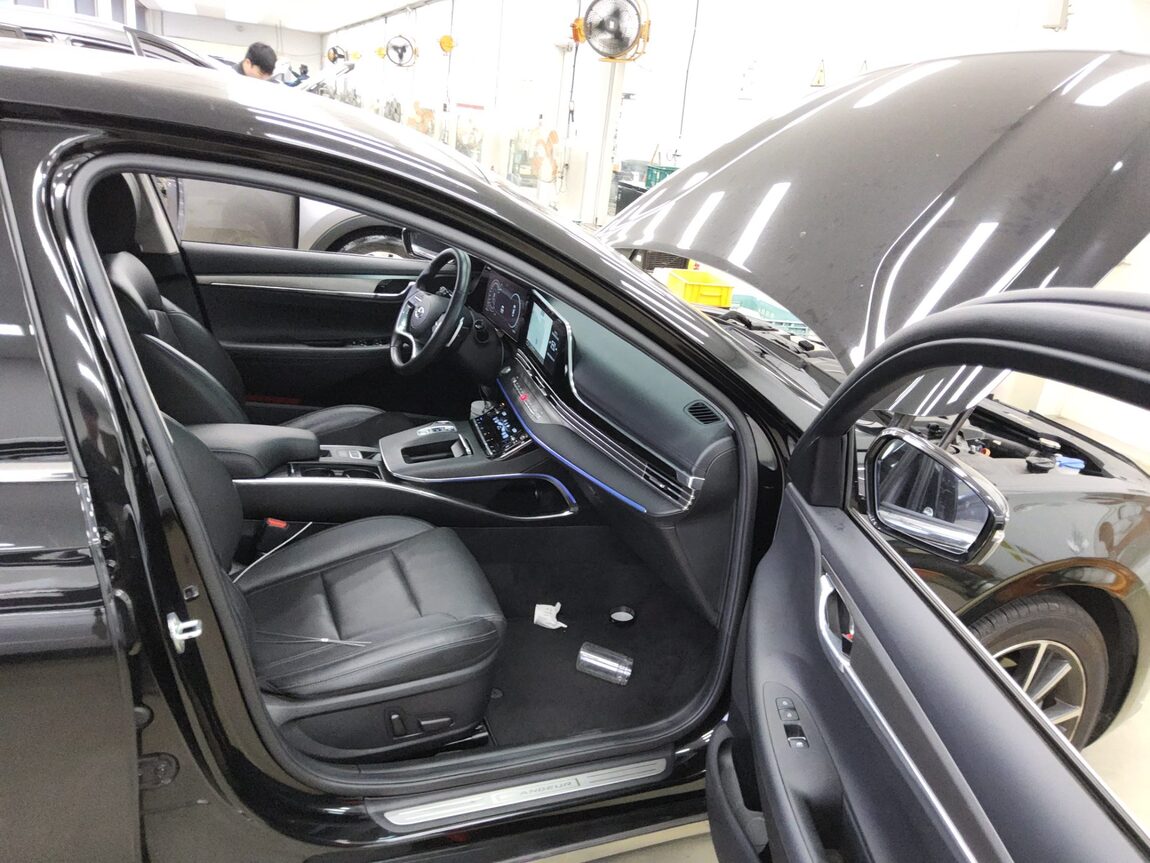 HYUNDAI THE NEW GRANDEUR IG GASOLINE 2.5 LE BLANC 2023 - zdjęcie 14