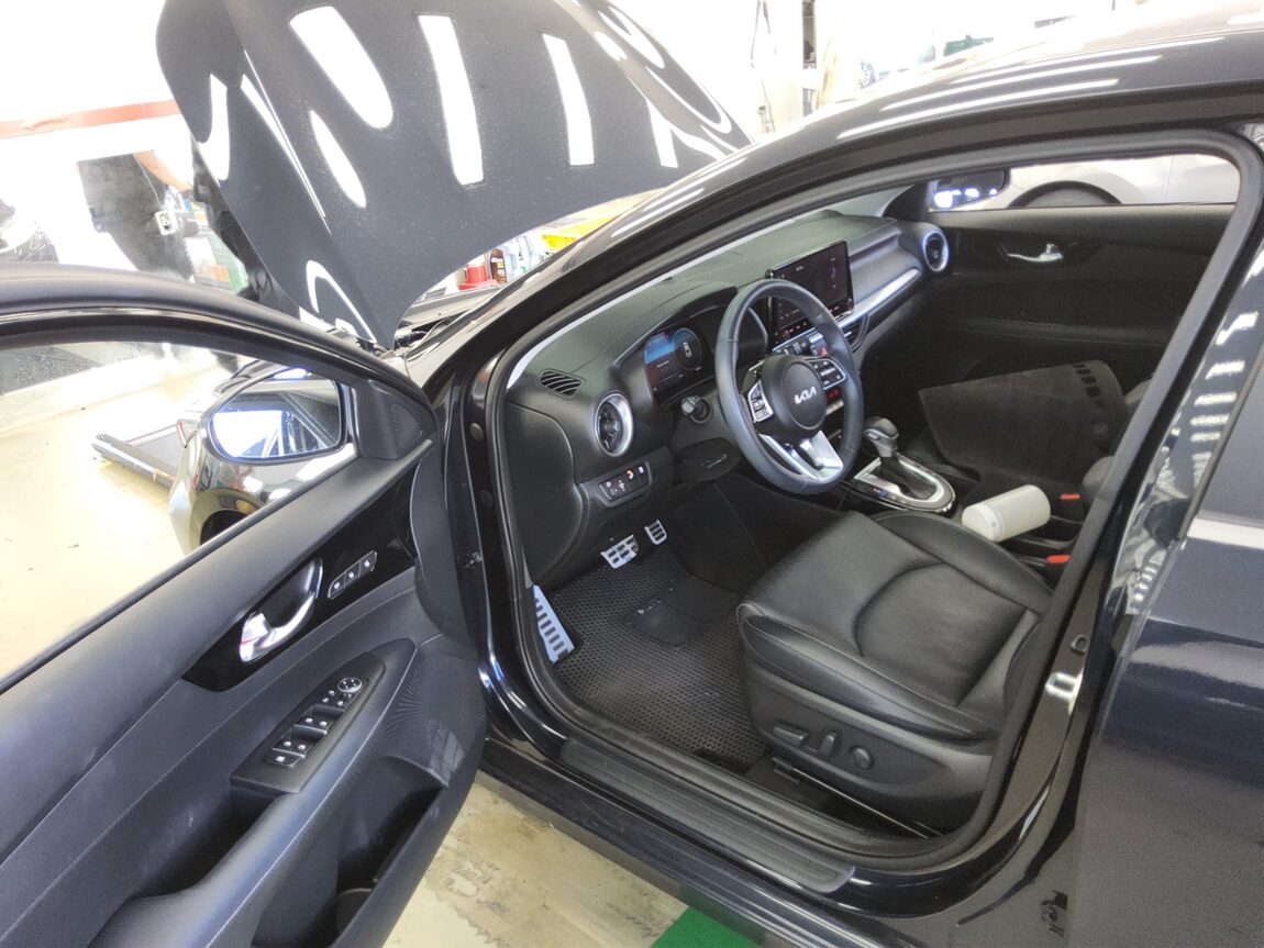 KIA THE NEW K3 1.6 GASOLINE SIGNATURE 2024 - zdjęcie 10