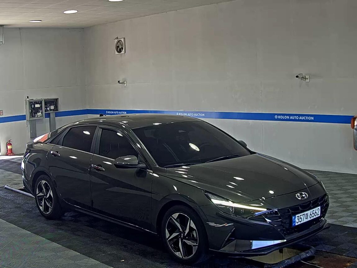 HYUNDAI AVANTE (CN7) 1.6 GASOLINE INSPIRATION 2023 - zdjęcie 3