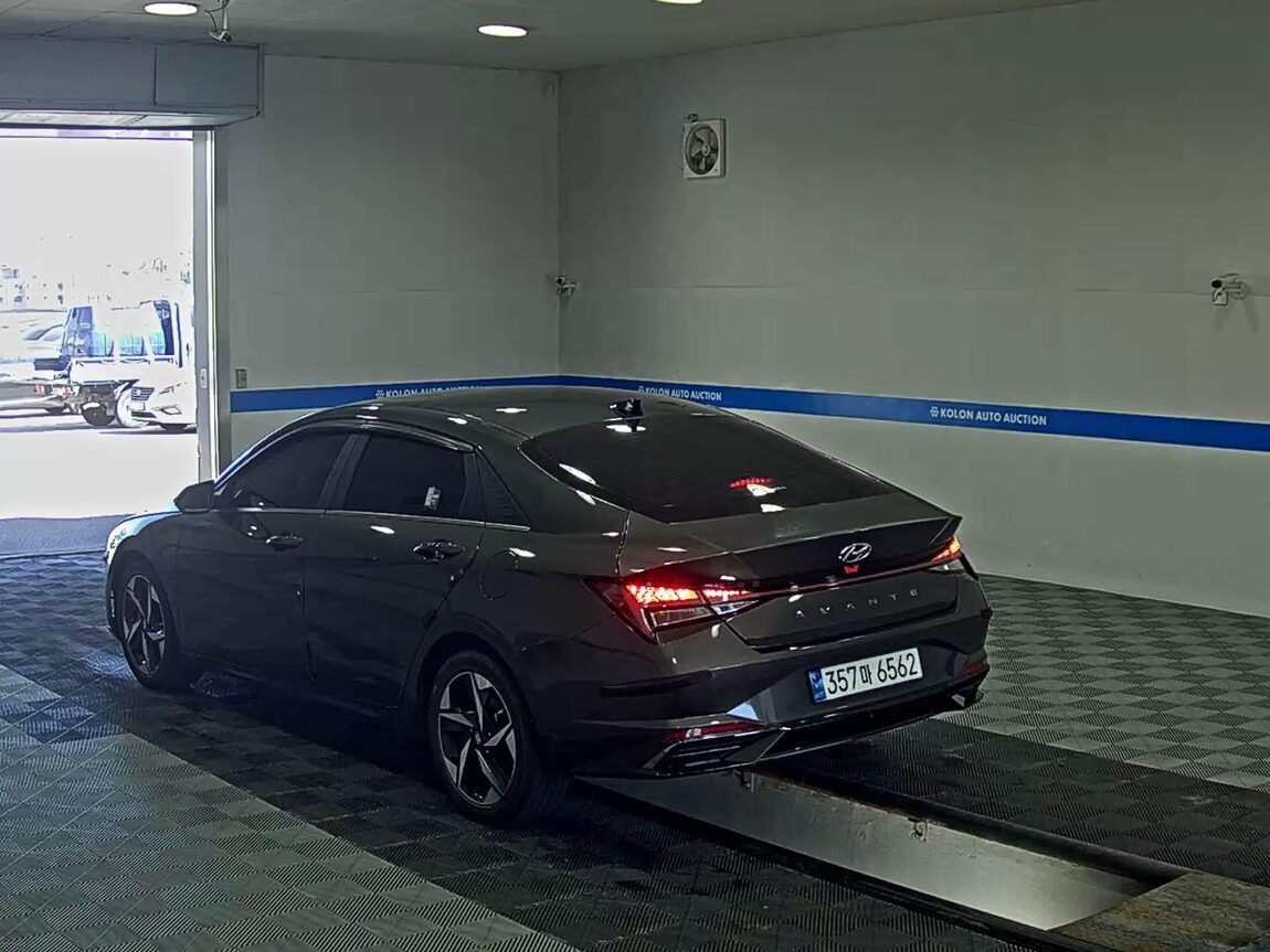 HYUNDAI AVANTE (CN7) 1.6 GASOLINE INSPIRATION 2023 - zdjęcie 6