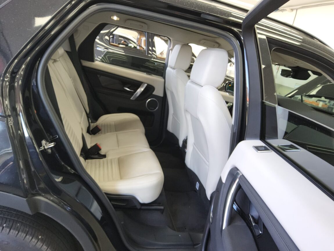 LAND ROVER DISCOVERY SPORT 2.0 P250 SE 2023 - zdjęcie 13