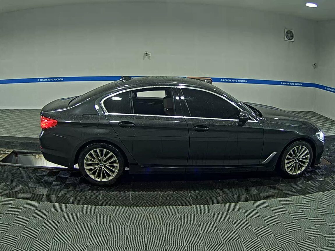 BMW 5 SERIES (7TH GEN) 520d LUXURY LINE PLUS 2019 - zdjęcie 4