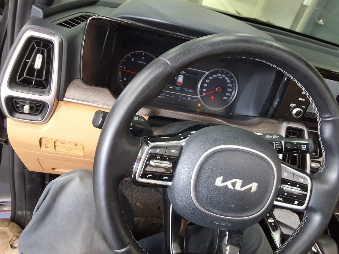 KIA NEW SORENTO (MQ4) 2.2 DIESEL 2WD PRESTIGE 2022 - zdjęcie 23