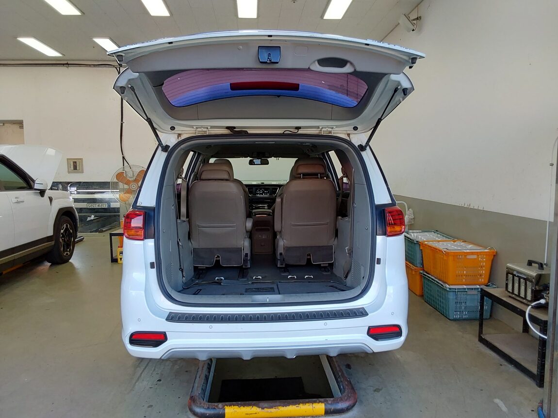 KIA THE NEW CARNIVAL LIMOUSINE 7-SEATER DIESEL VIP 2019 - zdjęcie 15