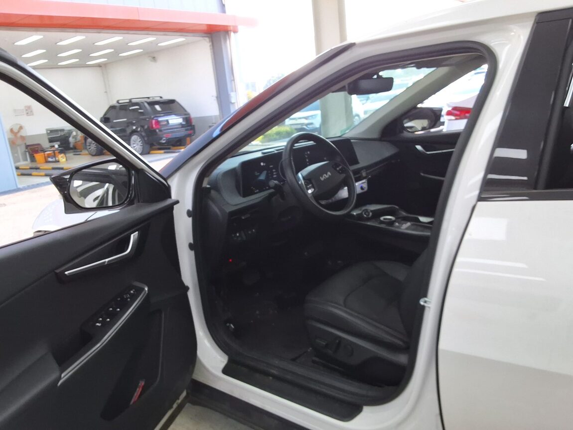 KIA EV6 LONG RANGE 2WD AIR 2022 - zdjęcie 11