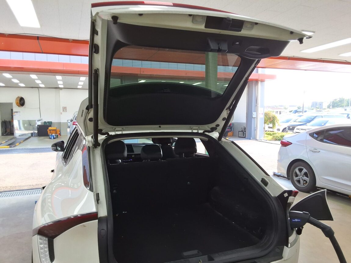 KIA EV6 LONG RANGE 2WD AIR 2022 - zdjęcie 16