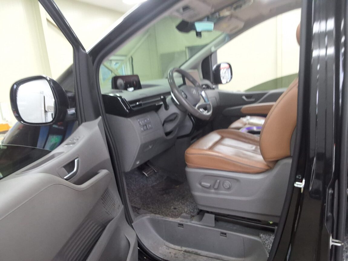 HYUNDAI STARIA 2.2 DIESEL LOUNGE 9-SEATER 4WD INSPIRATION 2022 - zdjęcie 11