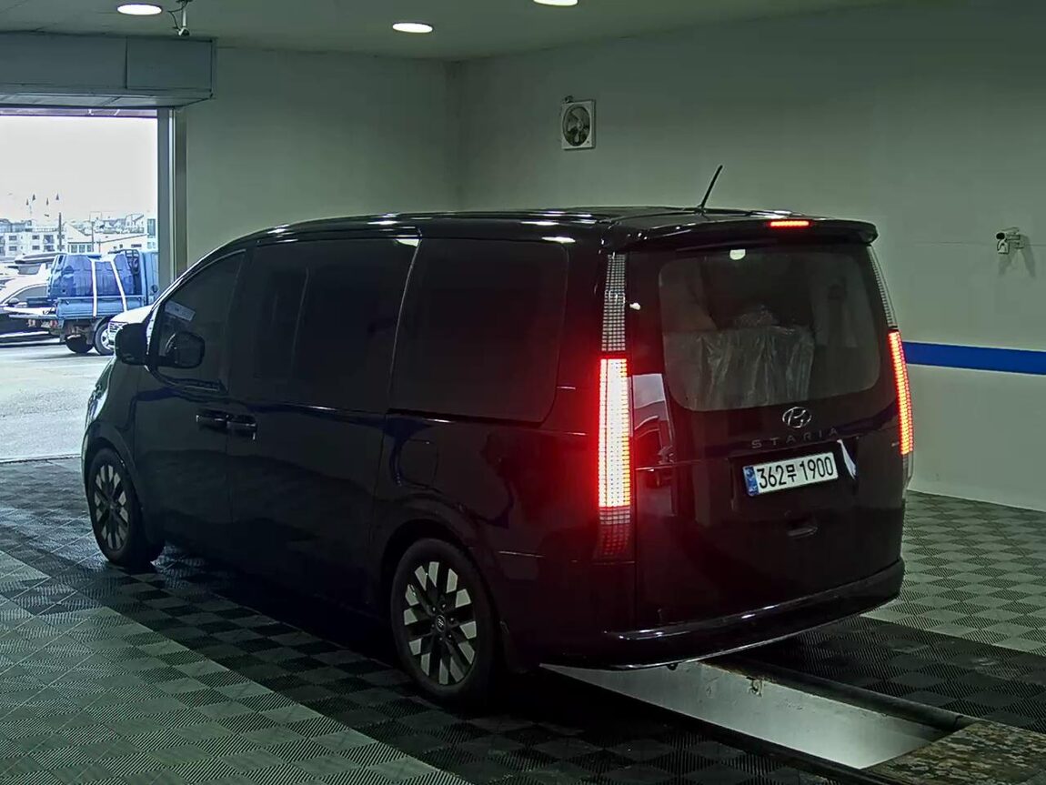 HYUNDAI STARIA 2.2 DIESEL LOUNGE 9-SEATER 4WD INSPIRATION 2022 - zdjęcie 6