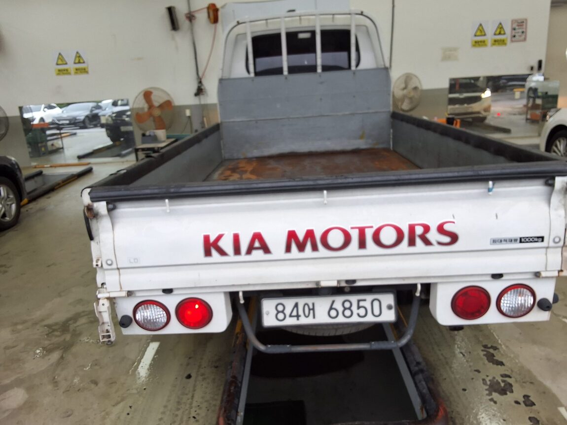 KIA BONGO III CARGO CRDi KING CAB EXTRA LONG WHEELBASE 2019 - zdjęcie 12