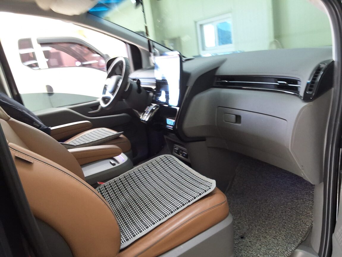HYUNDAI STARIA 2.2 DIESEL CAMPER 4-SEATER 4WD PRESTIGE 2023 - zdjęcie 15