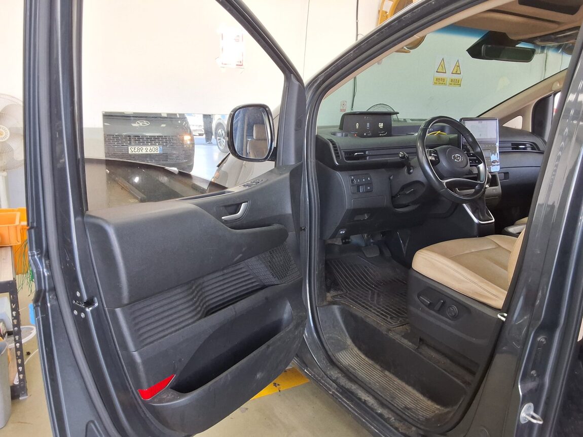 HYUNDAI STARIA 2.2 DIESEL CARGO 5-SEATER MODERN 2024 - zdjęcie 10