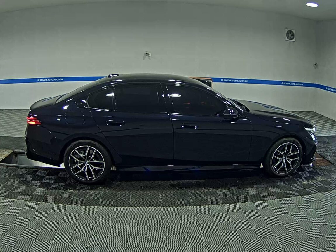 BMW 5 SERIES (8TH GEN) 520i M SPORT PACK 2026 - zdjęcie 4