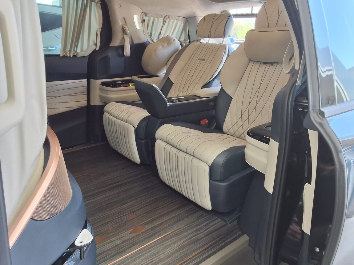 KIA NEW CARNIVAL (KA4) HI-LIMOUSINE SPECIAL BODY NOBLE KLASSE L4 2023 - zdjęcie 15