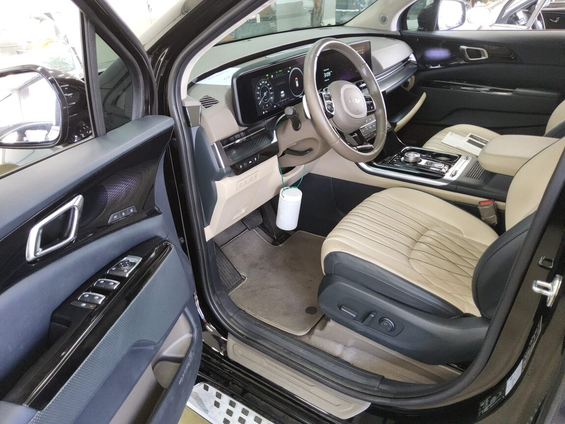 KIA NEW CARNIVAL (KA4) HI-LIMOUSINE SPECIAL BODY NOBLE KLASSE L4 2023 - zdjęcie 12