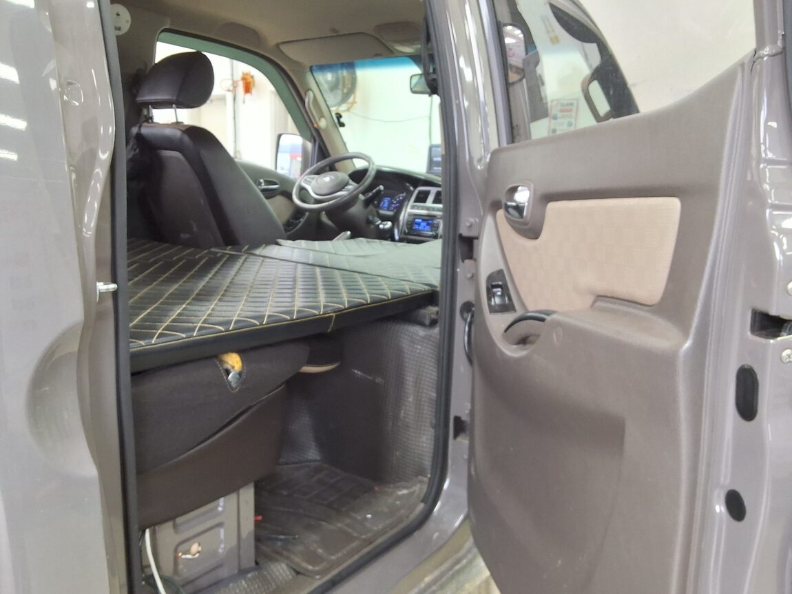 HYUNDAI PORTER II VGT 4WD DOUBLE CAB LONG WHEELBASE PREMIUM 2022 - zdjęcie 14