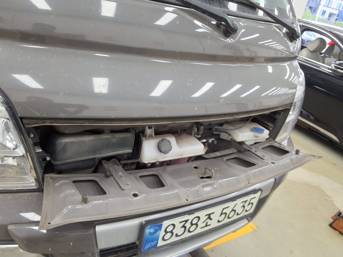HYUNDAI PORTER II VGT 4WD DOUBLE CAB LONG WHEELBASE PREMIUM 2022 - zdjęcie 21