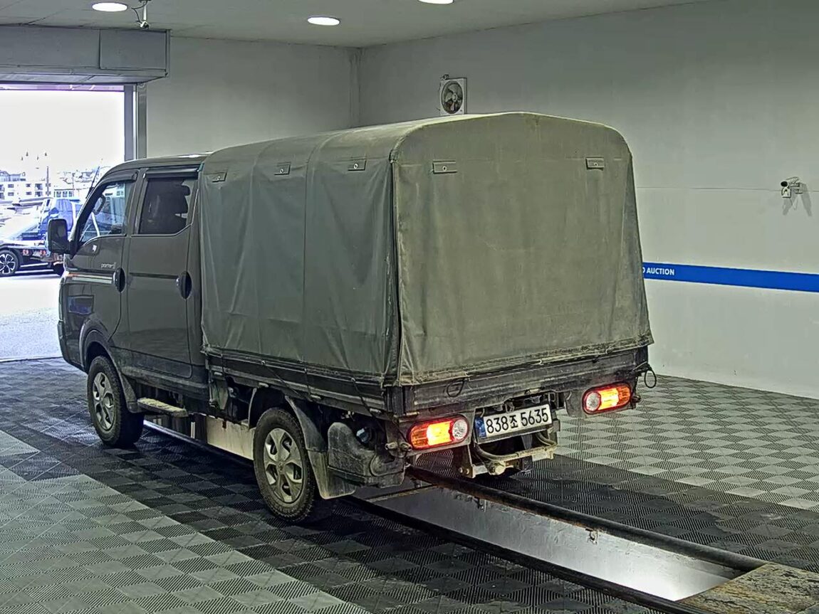 HYUNDAI PORTER II VGT 4WD DOUBLE CAB LONG WHEELBASE PREMIUM 2022 - zdjęcie 6