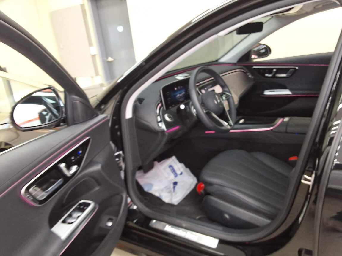 MERCEDES-BENZ E-CLASS (6TH GEN) E200 AVANTGARDE 2026 - zdjęcie 11