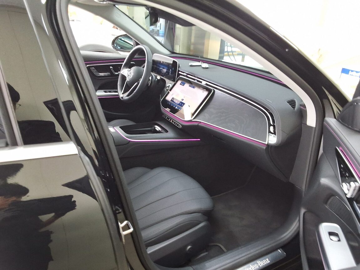 MERCEDES-BENZ E-CLASS (6TH GEN) E200 AVANTGARDE 2026 - zdjęcie 15