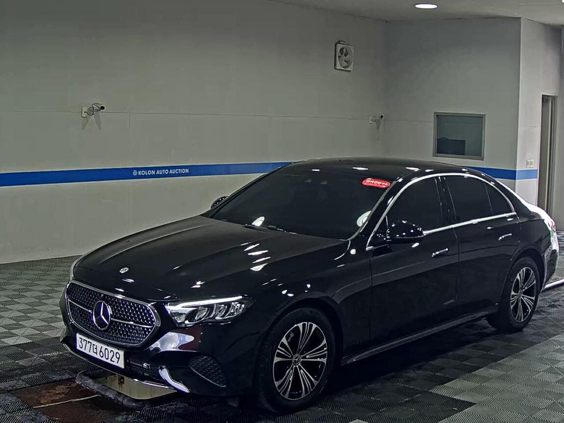 MERCEDES-BENZ E-CLASS (6TH GEN) E200 AVANTGARDE 2026 - zdjęcie 2
