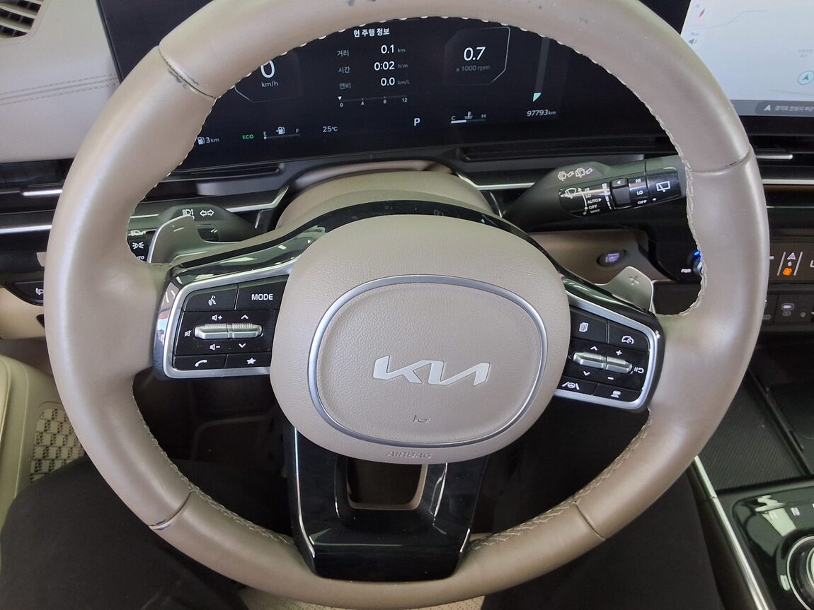 KIA THE NEW CARNIVAL (KA4) HI-LIMOUSINE 7-SEATER GASOLINE SIGNATURE 2025 - zdjęcie 17