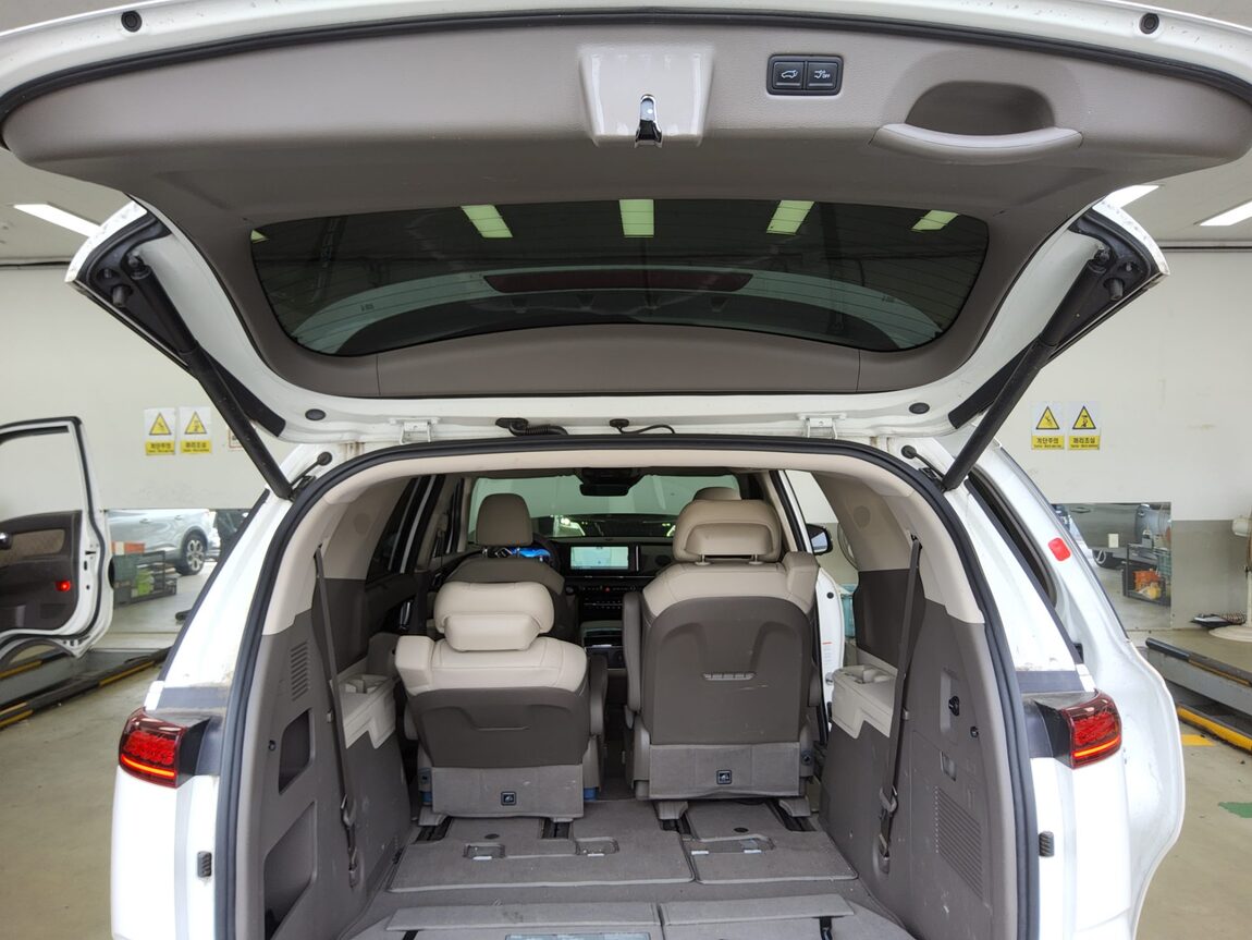 KIA NEW CARNIVAL (KA4) 7-SEATER GASOLINE SIGNATURE 2023 - zdjęcie 15
