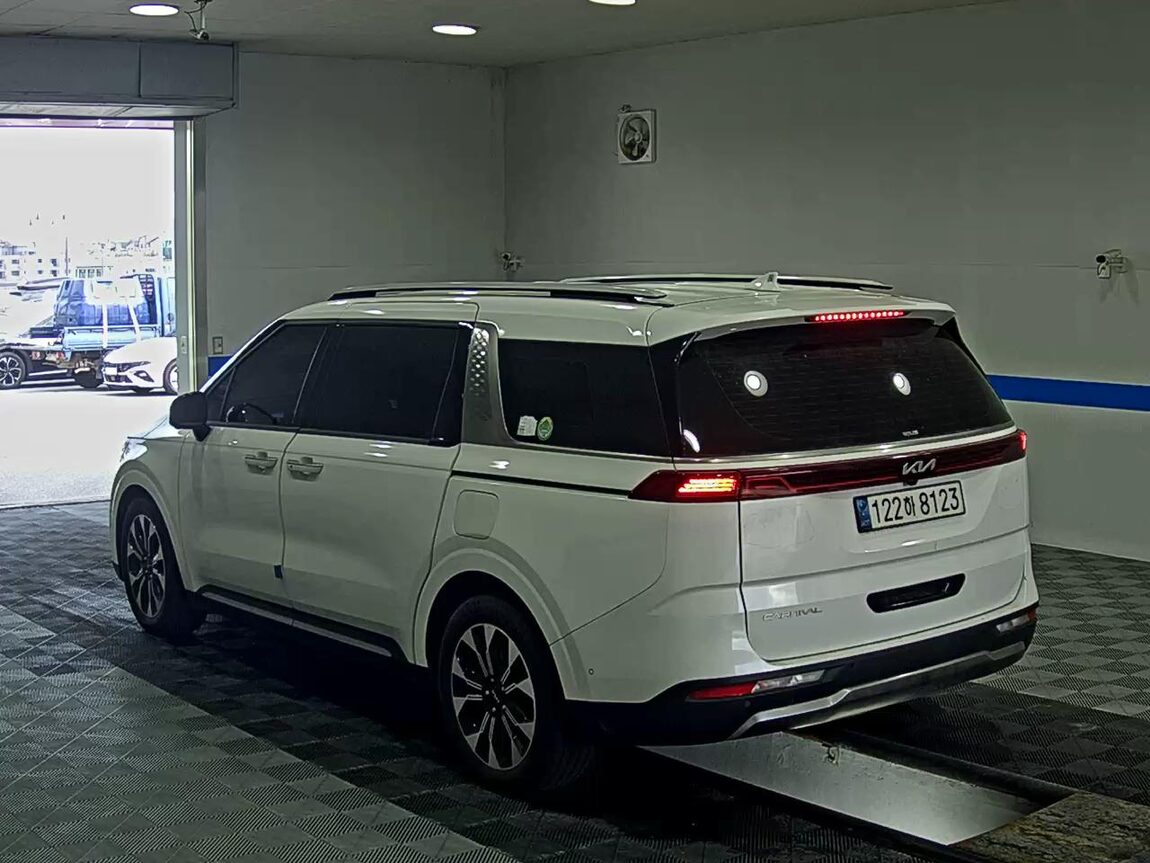 KIA NEW CARNIVAL (KA4) 7-SEATER GASOLINE SIGNATURE 2023 - zdjęcie 6