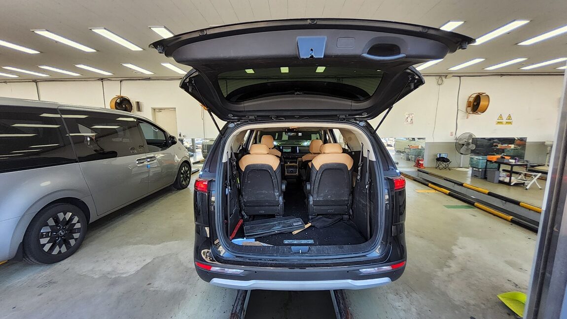 KIA NEW CARNIVAL (KA4) 9-SEATER DIESEL PRESTIGE 2023 - zdjęcie 15