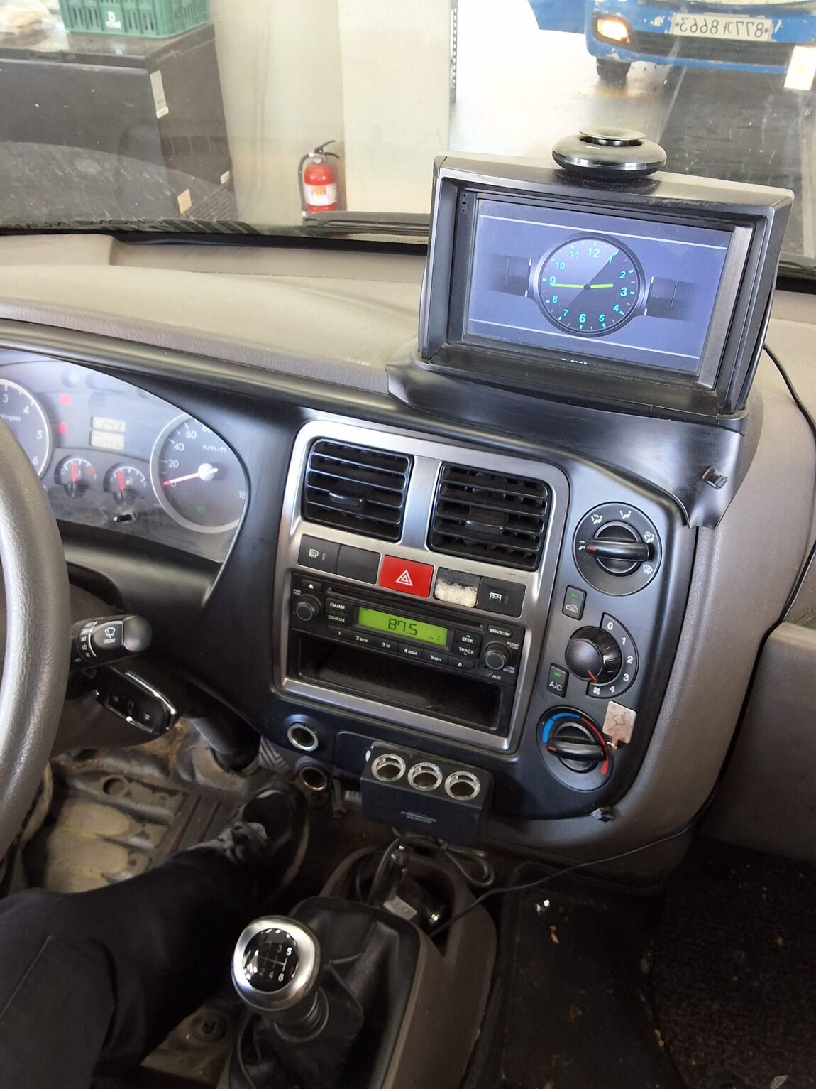 HYUNDAI PORTER II HIGH-ROOF BUILT-IN BOX TRUCK SUPER CAB 2015 - zdjęcie 15