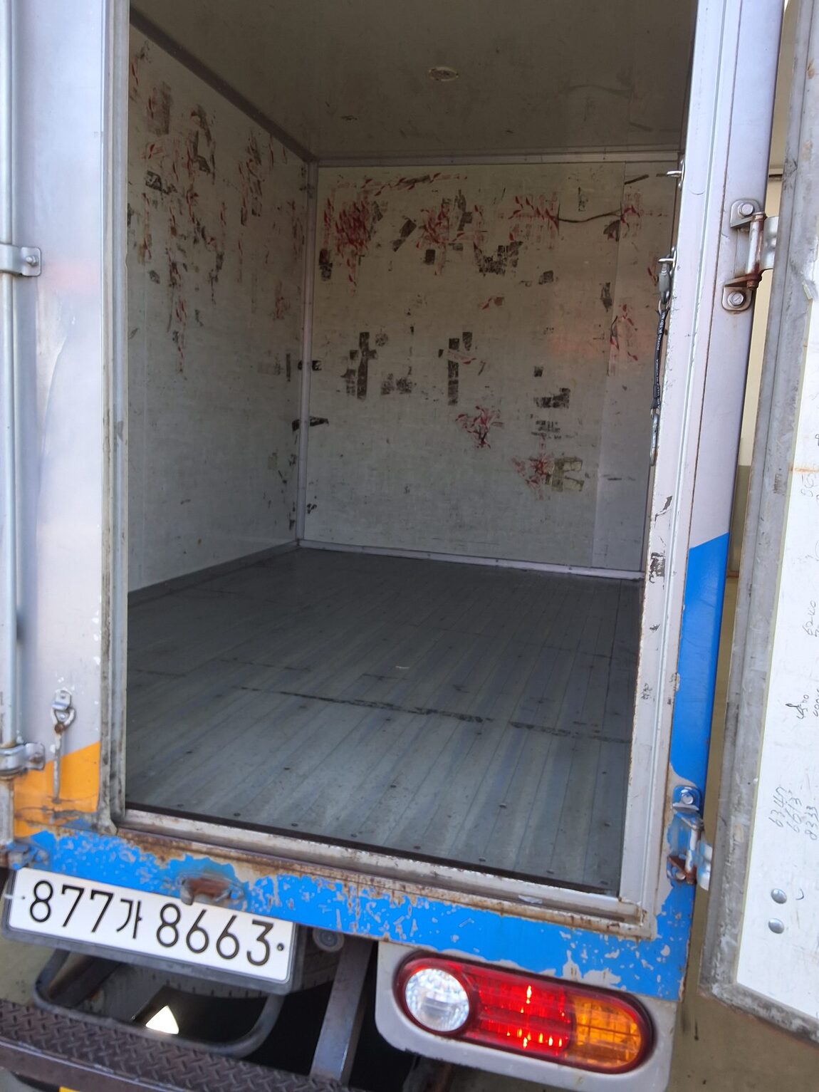 HYUNDAI PORTER II HIGH-ROOF BUILT-IN BOX TRUCK SUPER CAB 2015 - zdjęcie 13